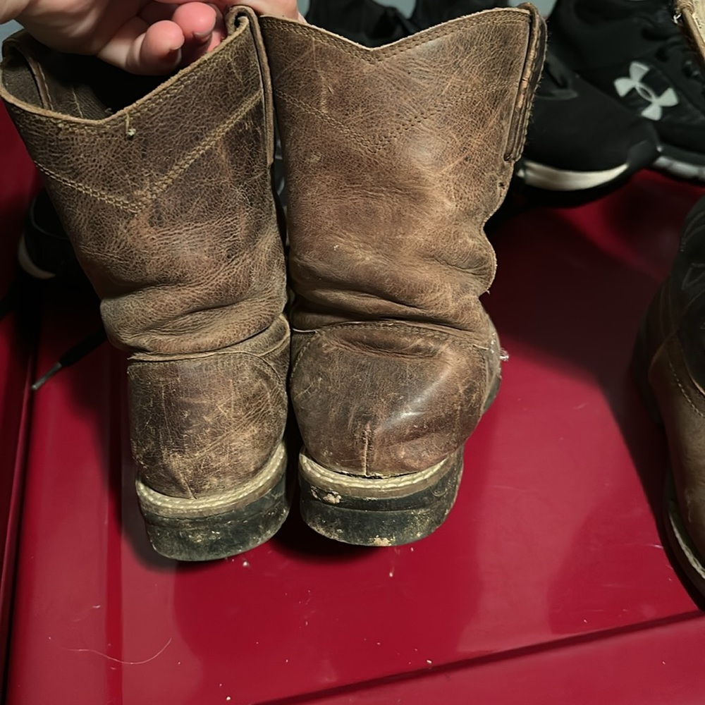 Boots - Picture 3 of 5